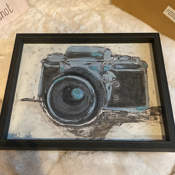 Set of 2 Camera Art Prints in Black Frames - Picture 3 of 4